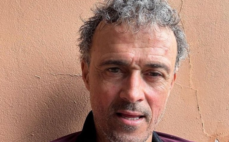 Irritado, Luis Enrique descarta favoritismo do PSG e prevê 'jogo espetacular' na Alemanha