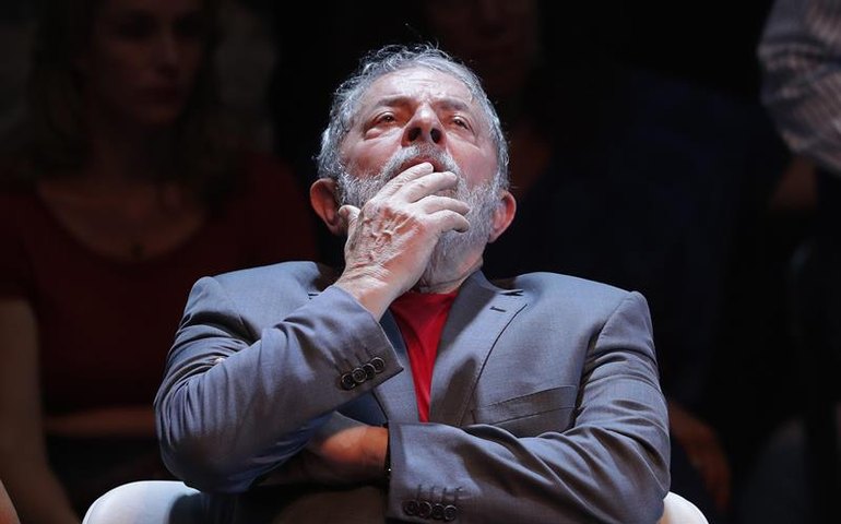 TRF-4 rejeita por unanimidade último recurso da defesa de Lula na 2ª instância