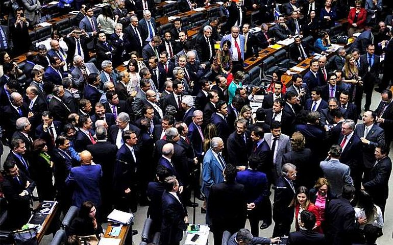 Plenário da Câmara retoma votação da reforma política nesta semana