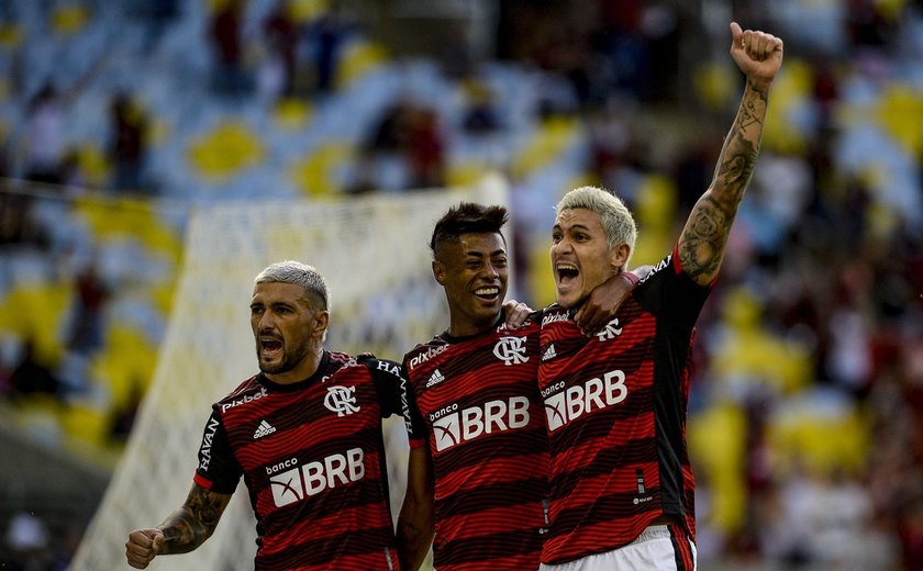 Flamengo bate o Goiás e alivia pressão momentaneamente