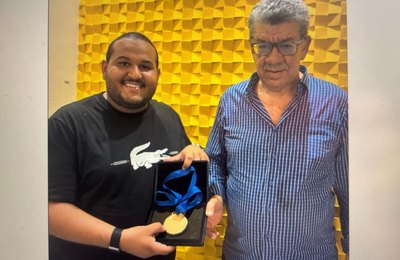 Gestão de Matriz de Camaragibe é agraciada com Medalha “Compromisso com a Educação”