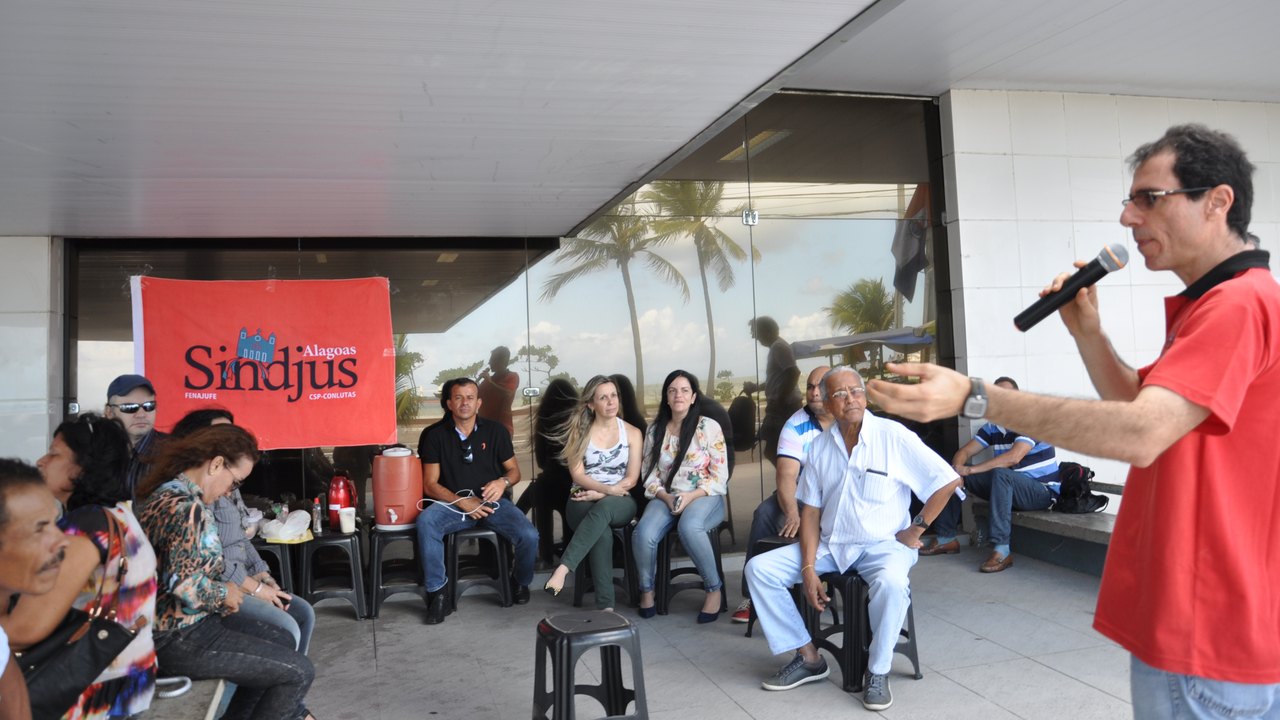 Sindjus/AL discute a importância da greve com servidores do Judiciário Federal