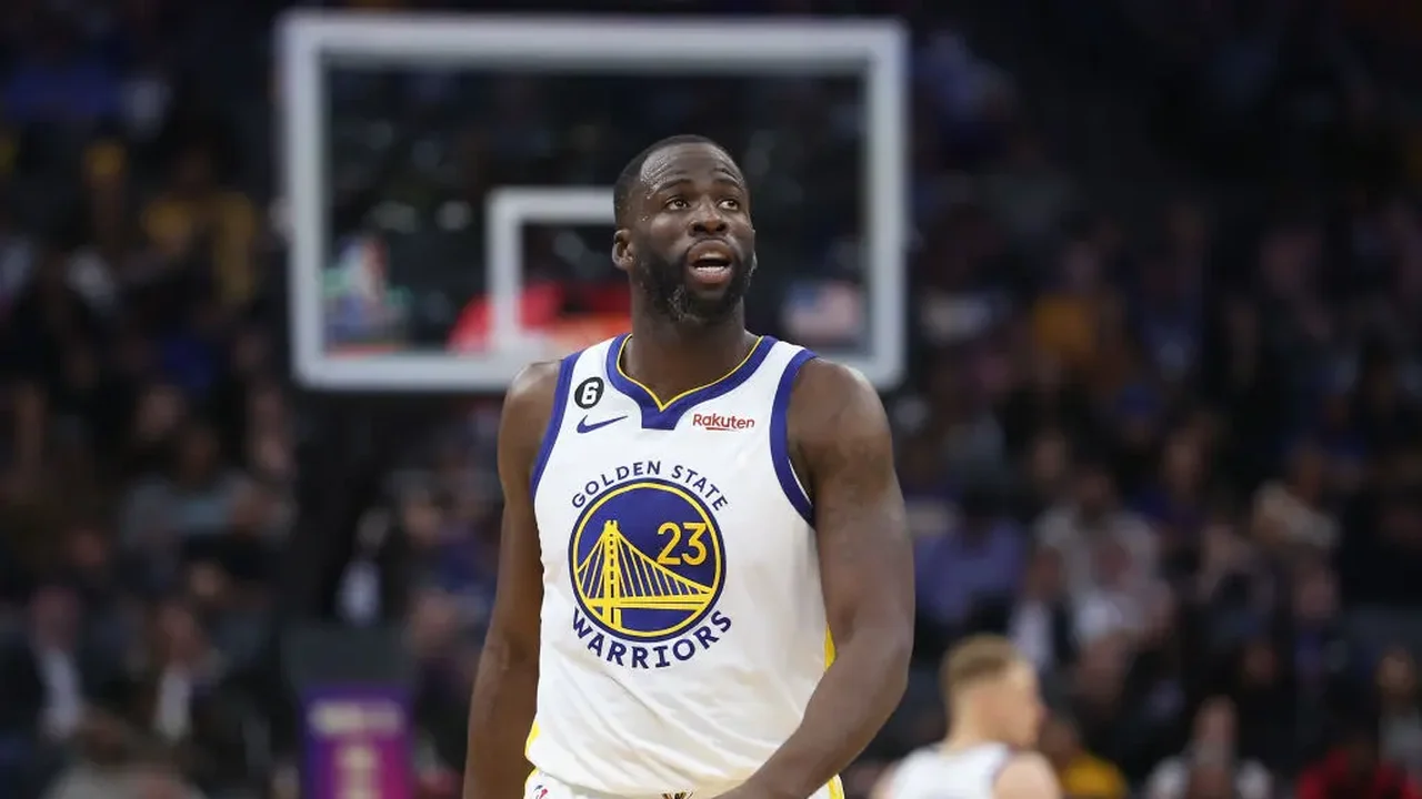 Golden State Warriors vence Phoenix Suns com cesta de 3 pontos de Stephen Curry a 0s7 do final