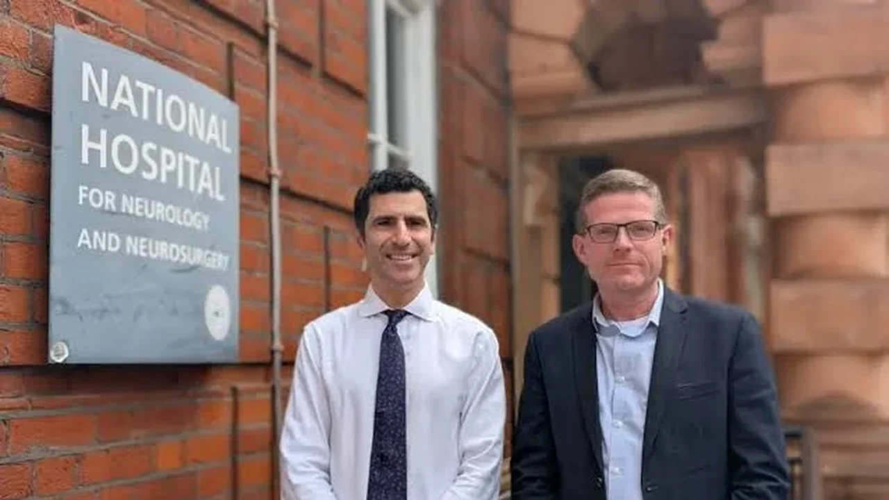 Britânico é o primeiro paciente do mundo a passar por cirurgia cerebral com assistência de IA em tempo real