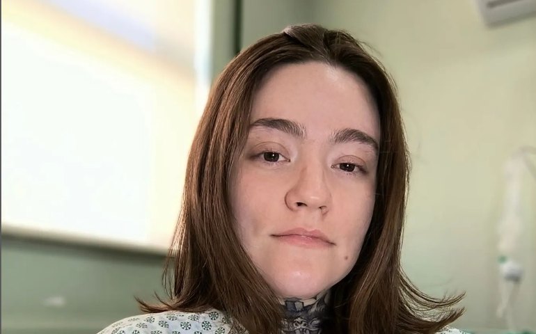 Vídeo mostra jovem com 'pior dor do mundo' em crise enquanto tenta dormir; veja