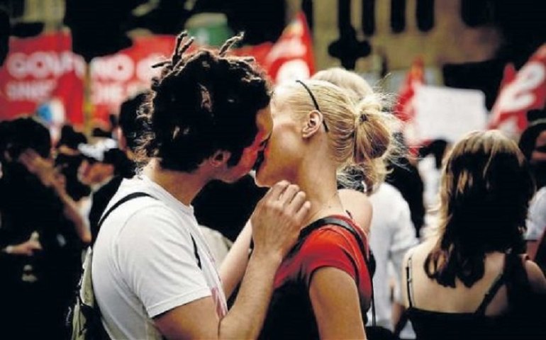 Beijo pode transmitir mais de 10 doenças, alerta pneumologista do HGE