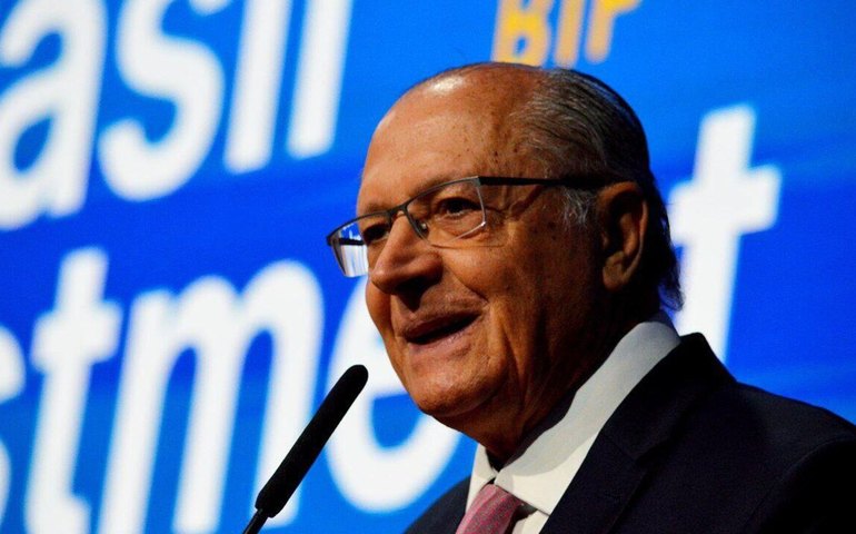 Tarifa de Trump é 'injustificada', diz Alckmin durante reunião ministerial com Lula