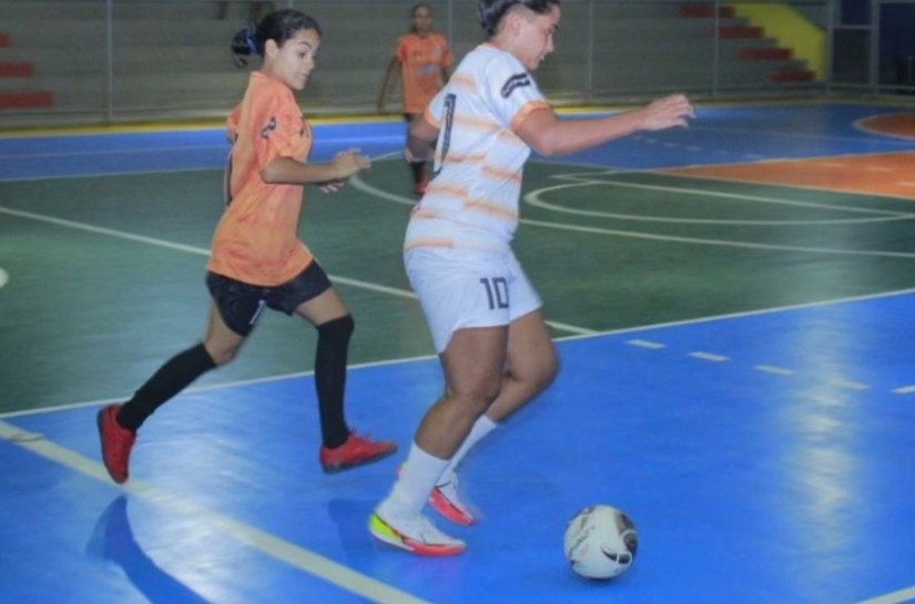 Secretaria da Mulher de Penedo abre inscrição para aulas gratuitas de handebol e futsal