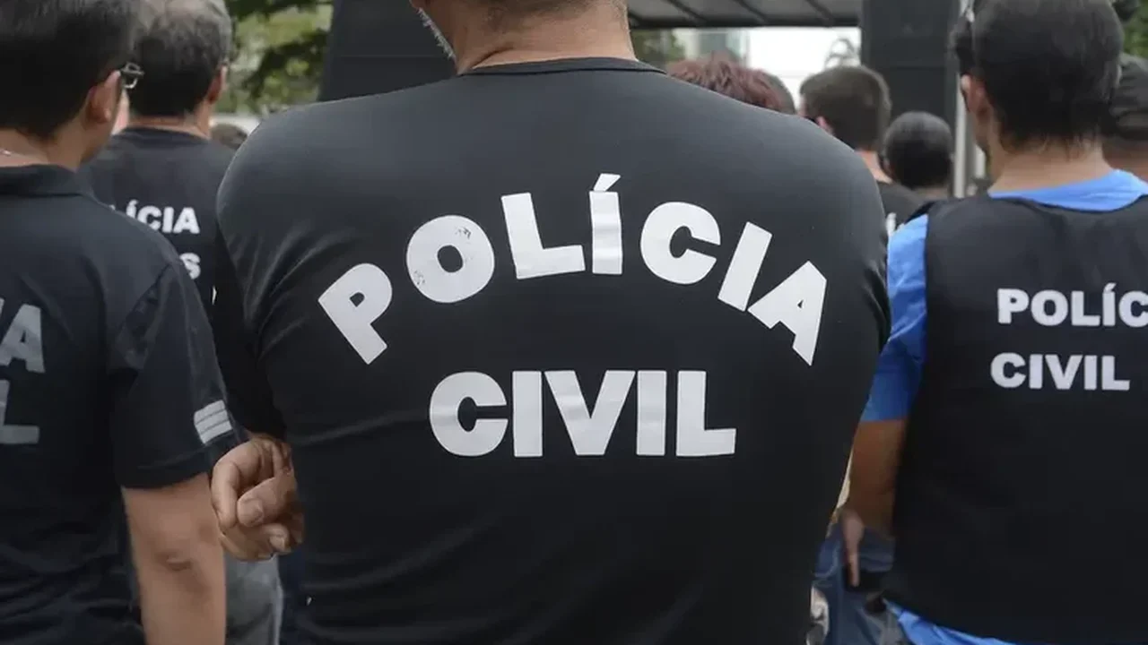 ‘Quando apareceu o nome dele, entrei em desespero’, relata mãe na despedida de policial morto em megaoperação