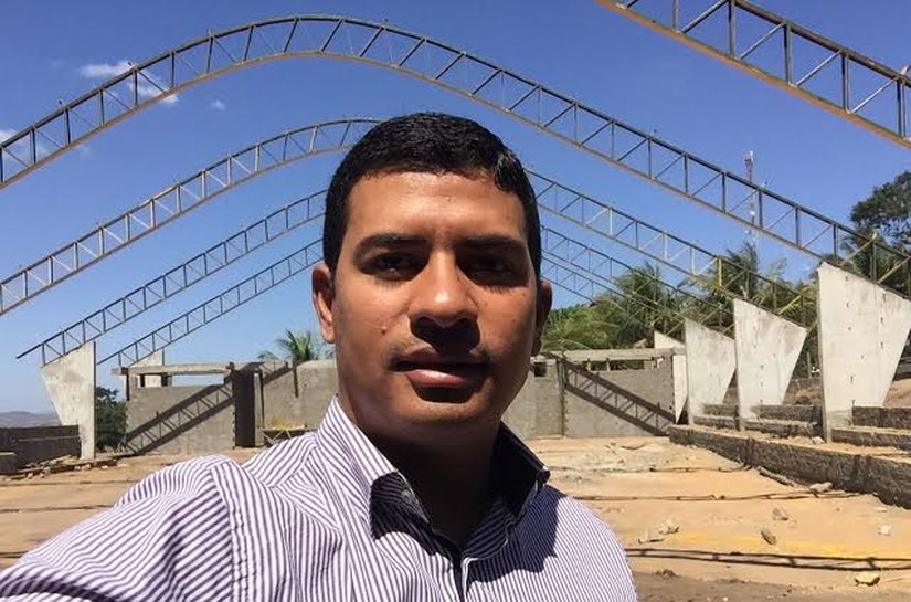 Veridiano Almir visita obras do novo ginásio de Feira Grande