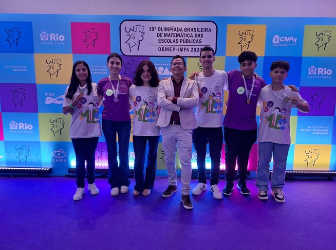 Seduc parabeniza medalhistas de ouro de Alagoas na cerimônia nacional da OBMEP