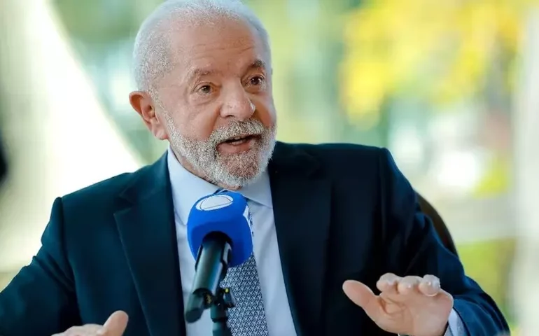 Lula aceita negociar, mas alerta para 'taxação infinita'