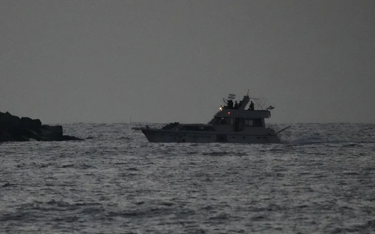 Israel inicia a deportação de centenas de ativistas da flotilha internacional.