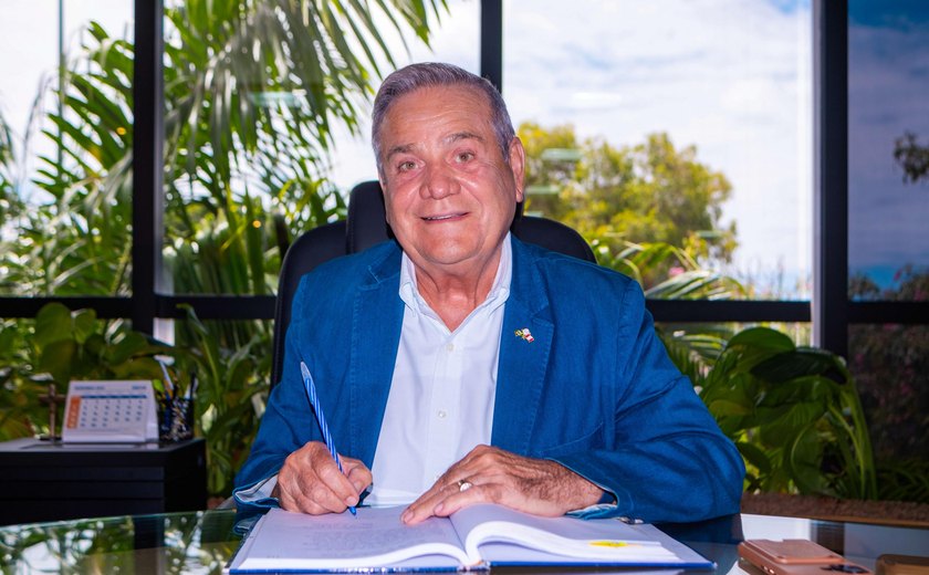 Ronaldo Lessa assume interinamente o governo de Alagoas