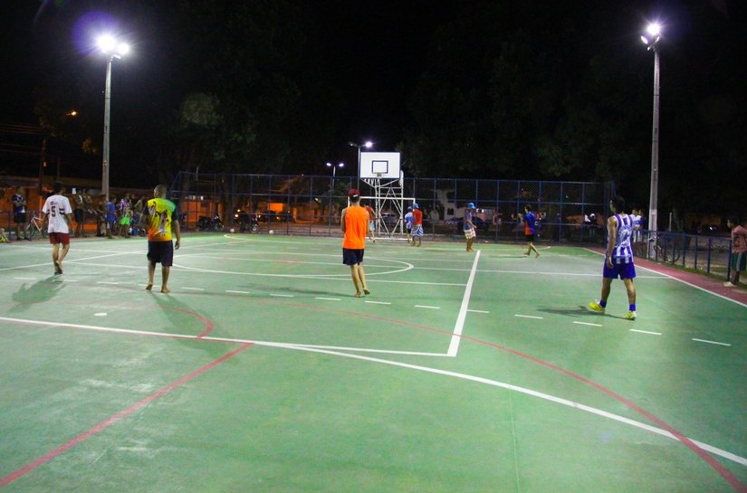 Revitalização de área de lazer incentiva prática esportiva