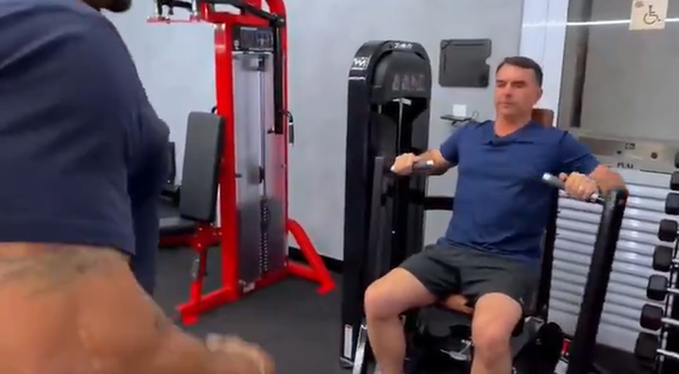 Vídeo de Flávio Bolsonaro treinando rodou nas redes sociais / Foto: Reprodução