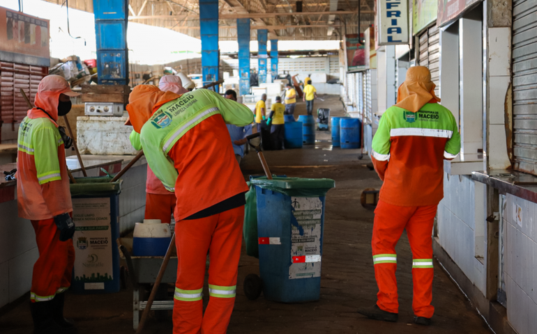 Vereador Aldo Loureiro solicita mutirão de limpeza no loteamento Riacho Doce I e Salvador Lyra