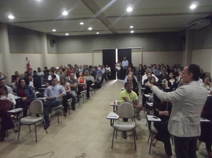 Escolas têm até 20 de outubro para enviar textos para a Esmal