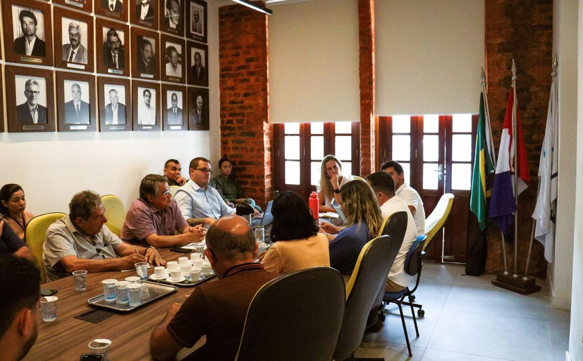Reunião do Comitê Gestor discute administração do Canal Adutor do Sertão