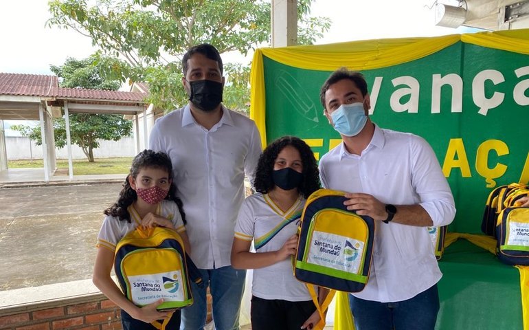 Turmas dos 5º e 9º anos voltam às aulas presenciais em Santana do Mundaú