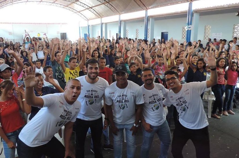 Diretoria do Coruripe e empresa de Marketing lançam em escola Projeto “Sua Música, Nossa Voz'