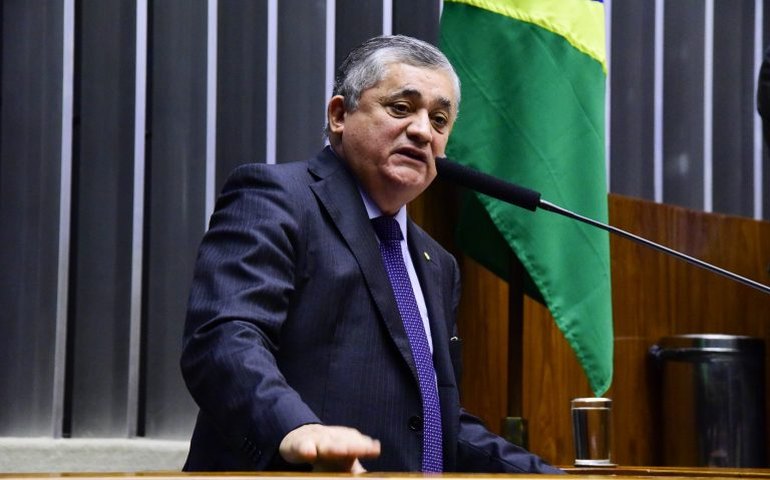 Líder do governo na Câmara acusa Google de chantagem e insiste em votar PL das Fake News