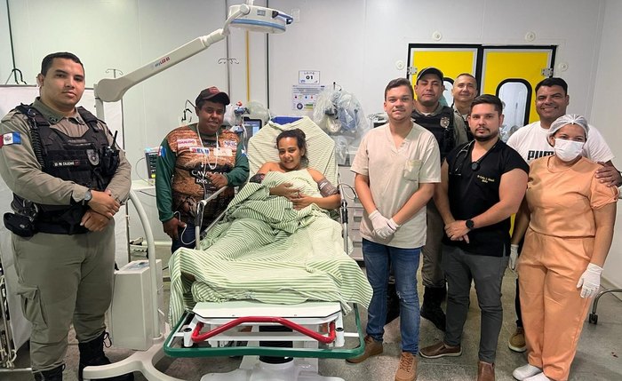 Militares realizam parto de criança dentro de veículo