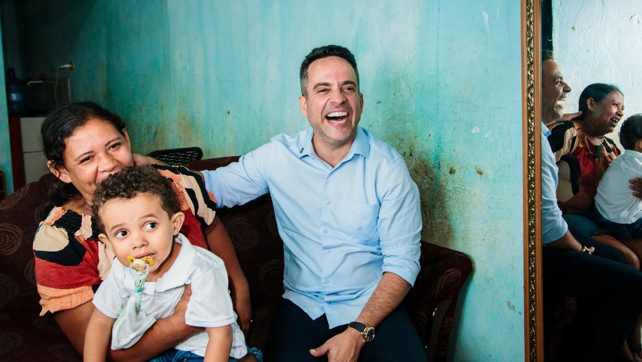 Governador visita família beneficiária do Programa Cria em Feira Grande