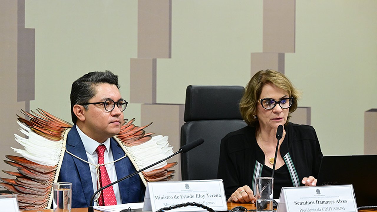 Debatedores cobram transparência na aplicação de recursos para os ianomâmis