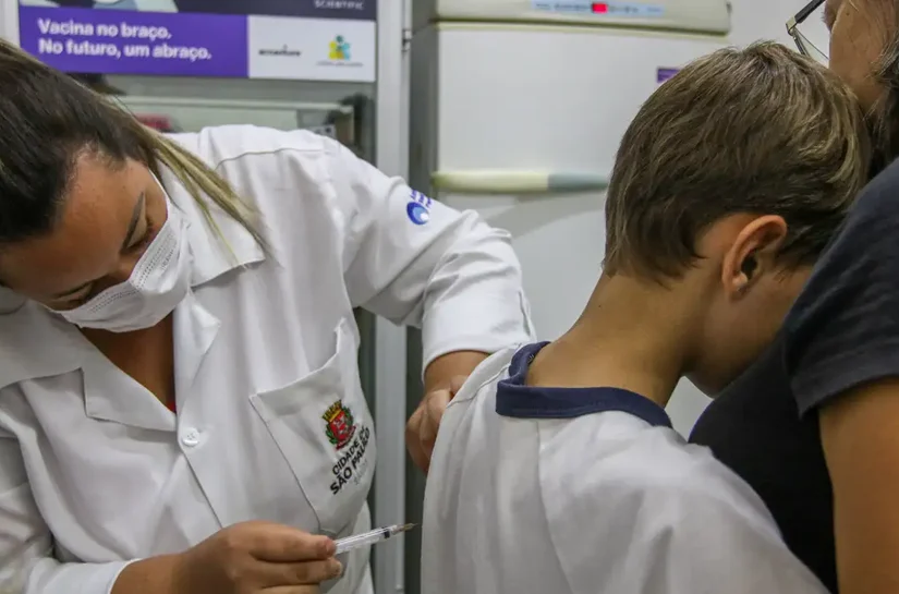Vacina contra HPV reduz em 58% casos de câncer de colo de útero