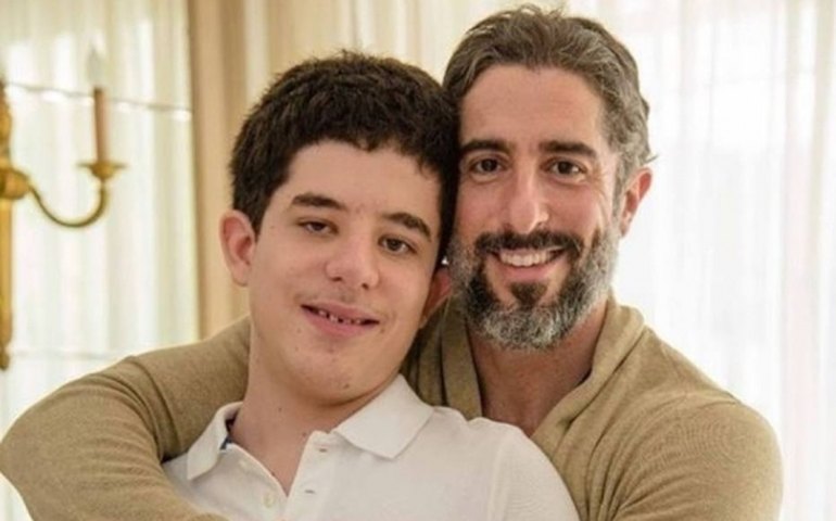 Marcos Mion posta foto com Romeo e fala do Dia do Orgulho Autista