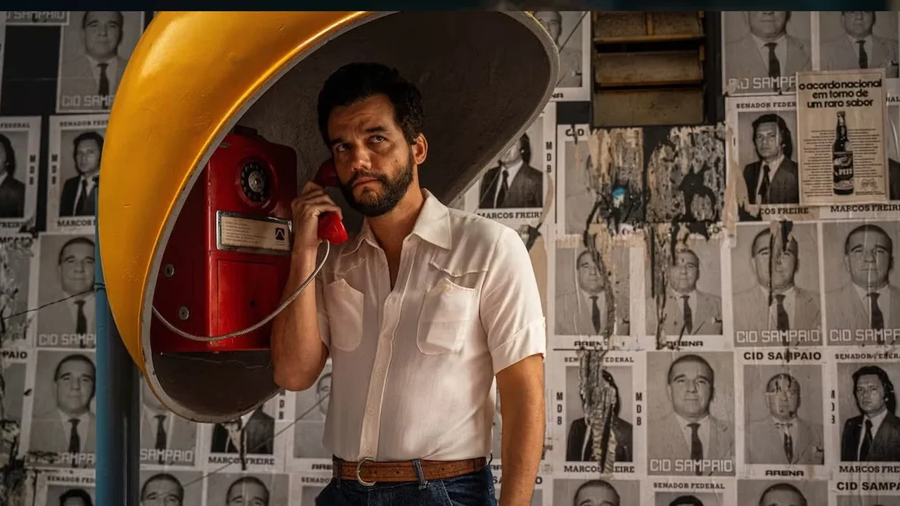 Kleber Mendonça Filho e Walter Salles apresentam sessão de 'O agente secreto' em Museu da Academia; veja fotos
