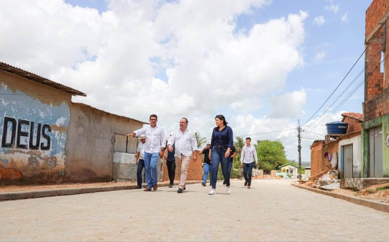 Prefeitura de Arapiraca já pavimentou 90% das ruas em Mangabeiras