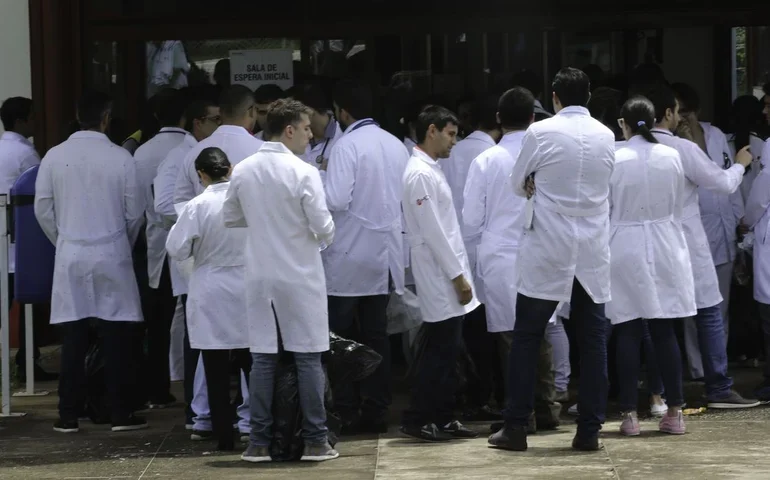 Universidades privadas recorrem à Justiça para barrar uso do Enamed em sanções do MEC