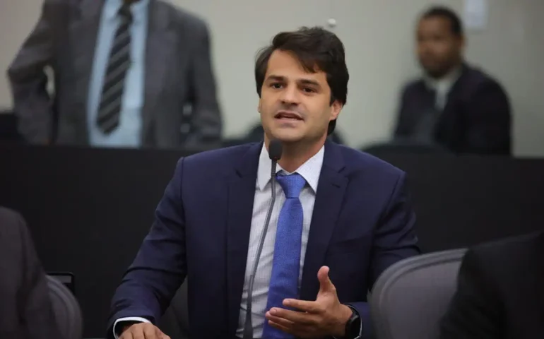 Sociedade cobra das autoridades, da classe política e dos ‘lacradores das redes sociais’ respostas ao caso Breno Albuquerque