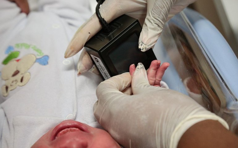 Taxa de fecundidade no Brasil cai para 1,57 filho por mulher