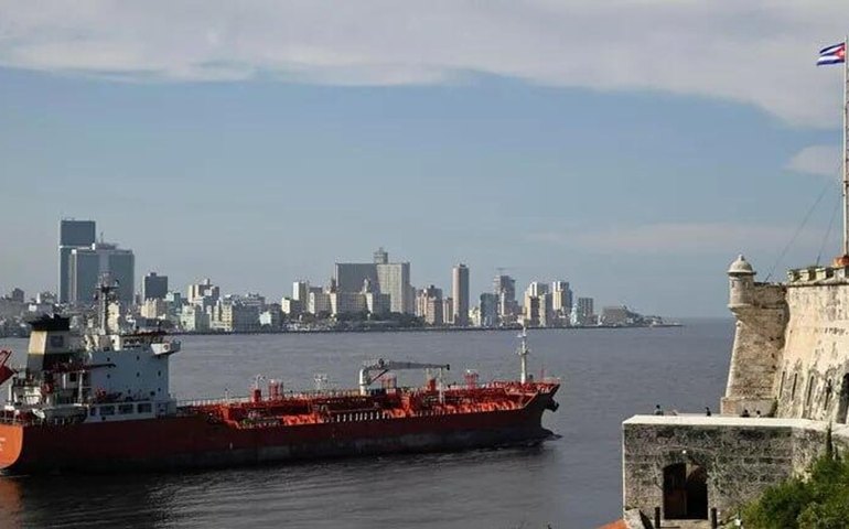 EUA buscam enfraquecer Cuba para conter resistência ao imperialismo, avalia professor