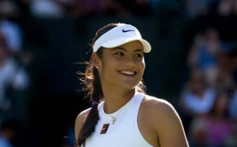 Campeã com feito inédito em 2021, britânica Emma Raducanu volta a vencer uma partida no US Open