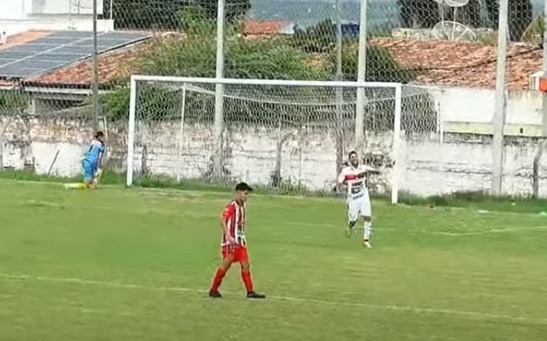 No Edson Matias, CSE vence o CEO por 4 a 1 e assume a liderança do Grupo A