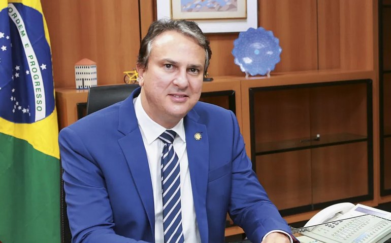 Ministro Camilo Santana chega a Alagoas para anunciar investimentos na educação