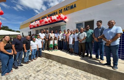 Volta às aulas em Branquinha é marcada por inauguração de escola, entrega de mobiliários e kits escolares