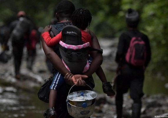 Ao vivo da selva de Darién: migrantes viram influenciadores nas redes sociais e mostram realidade da perigosa travessia