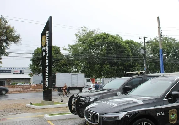 Prisão por tráfico na Grota do Neno apreende cocaína, maconha e rádio comunicador