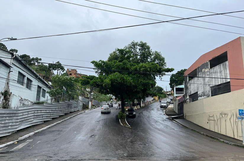Ladeira José Cardoso é reaberta após conclusão de medidas preventivas
