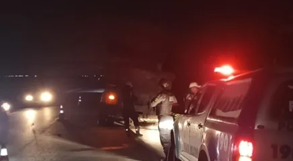 Motociclista morre após colidir na traseira de caminhão em Simão Dias