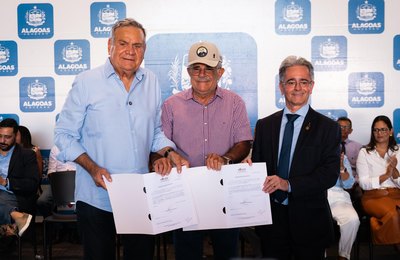 Governo de Alagoas e TJAL entregam 318 títulos de terra em Igaci