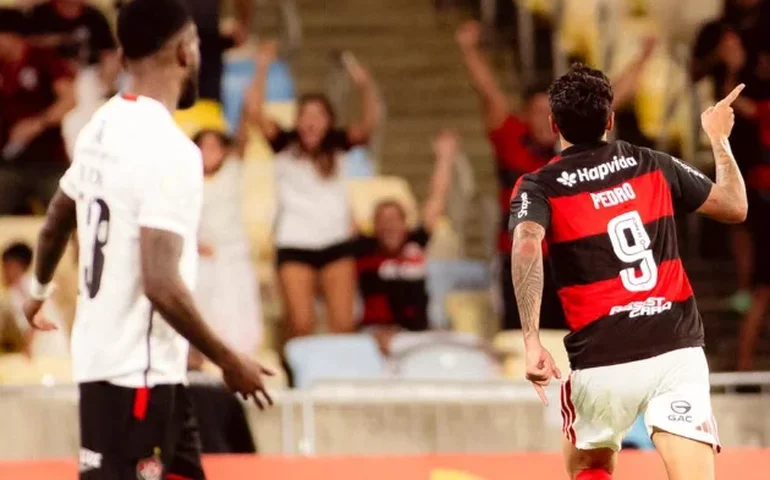 'Escândalo': jornal português repercute atuação da arbitragem na partida entre Flamengo e Vitória pela Copa do Brasil