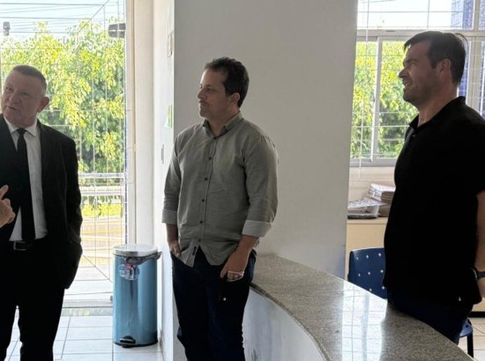 Presidente do TRE/AL visita 19ª Zona Eleitoral e acompanha plantão em Santana do Ipanema