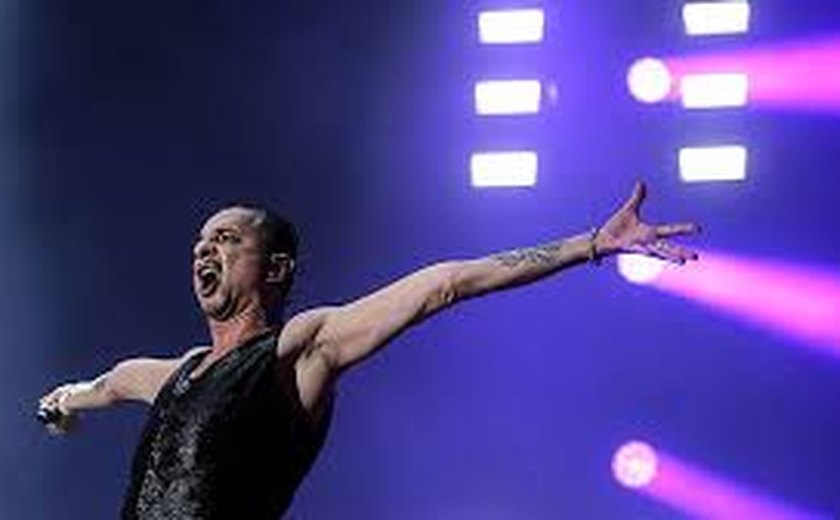 Depeche Mode faz da melancolia dançante um alerta sobre o fim do mundo em SP