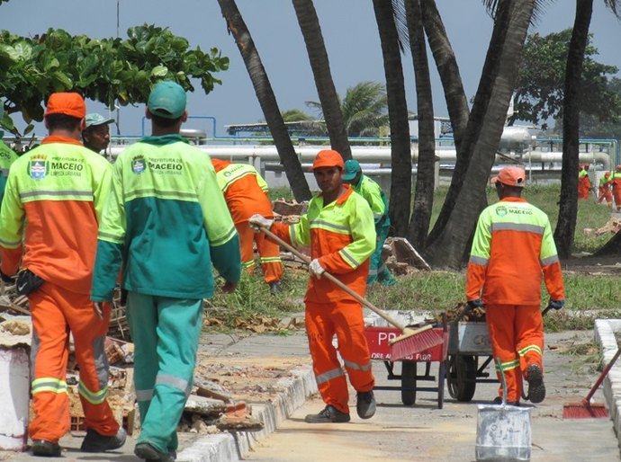 Réveillon: limpeza pública contará com mais de 500 agentes em Maceió